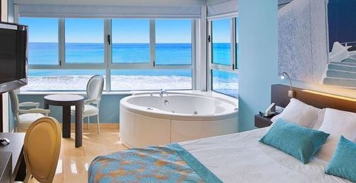 Hoteles familiares con jacuzzi en Benidorm 